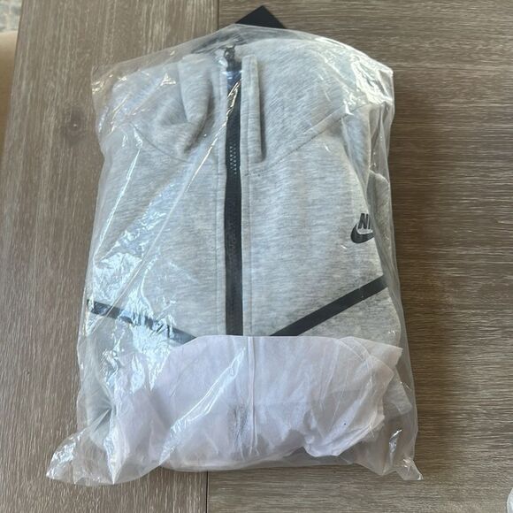 Nike Tech Men's Full-Zip Windrunner Hoodie Grey XL‎ NWT in packaging - Picture 6 of 7
